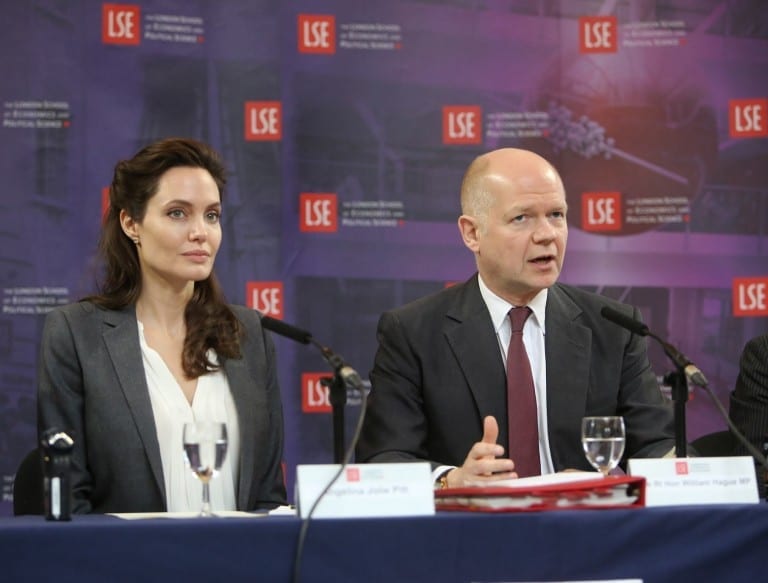 Angelina Jolie alla London School of Economics