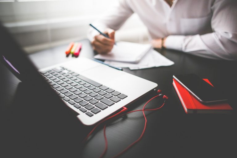 imprenditore al lavoro