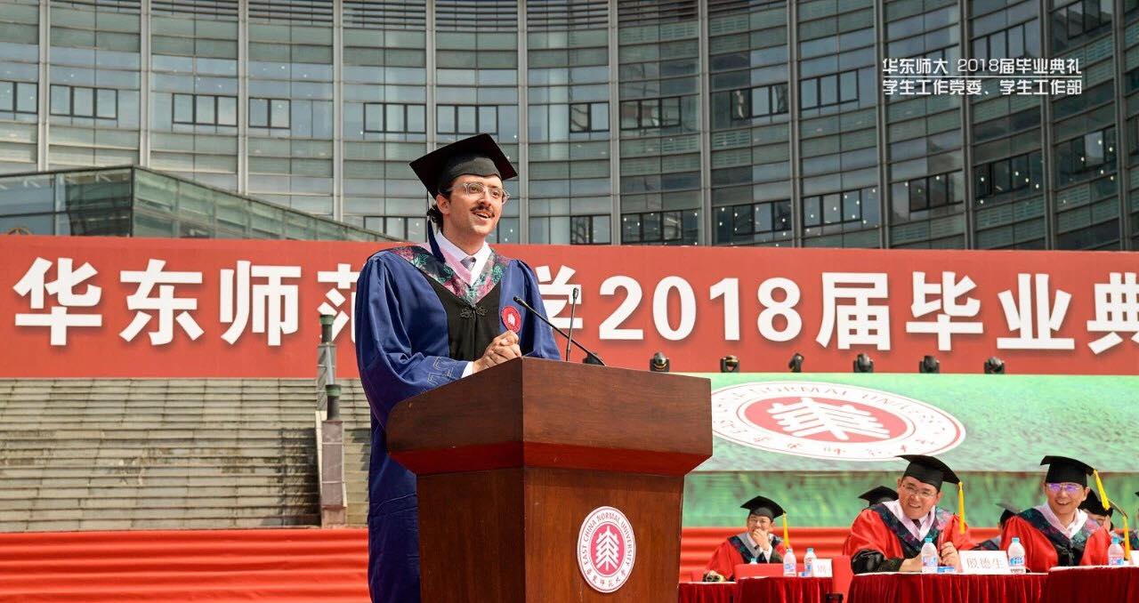 Cina, lo studente italiano conquista il web con le sue parole Cina, lo studente italiano conquista il web con le sue parole