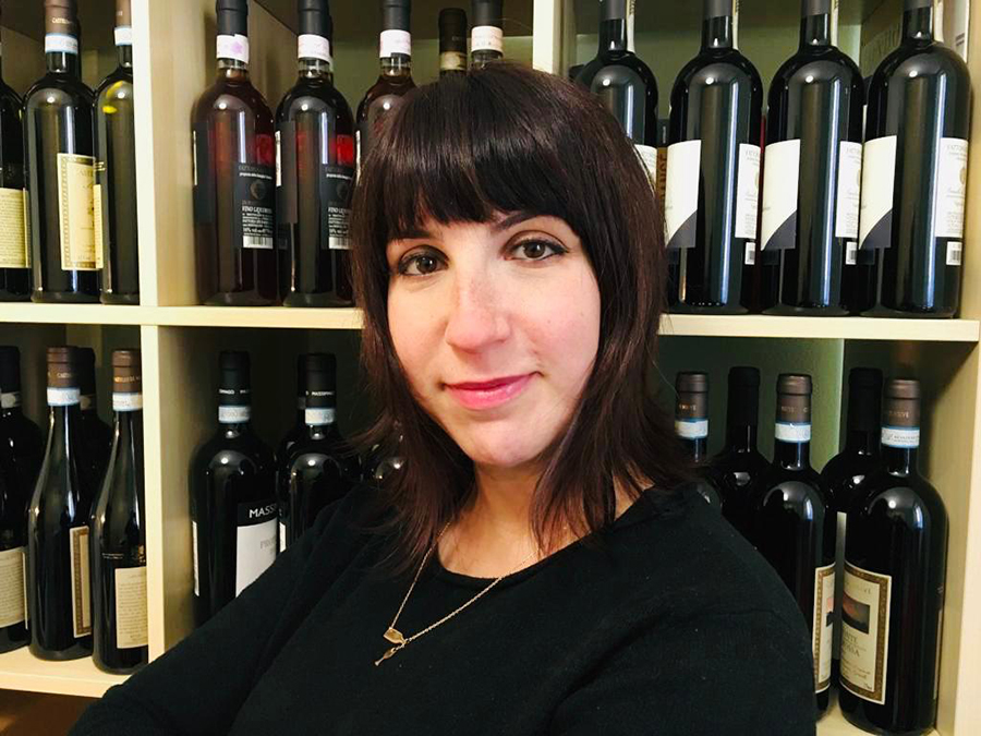 Michela Mizia titolare dell'enoteca online Mizia