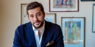 Le T-shirt di un giovane campano conquistano i vip (e James Bond) pasquale d'avino throwback