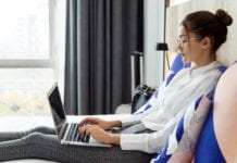 Lo smart working? Si fa in hotel. L’idea di una startup per salvare gli alberghi smart working hotel