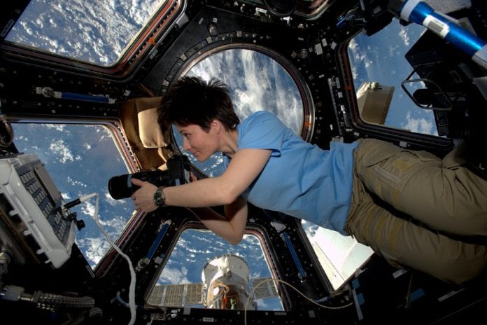 Samantha_in_Cupola Samantha Cristoforetti