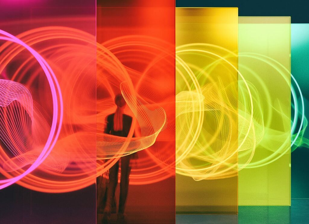 Illuminated glass wall