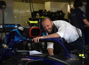 La gara per un lavoro esclusivo