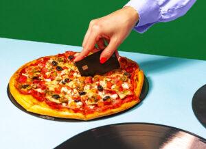 Millionaire crowdfunding