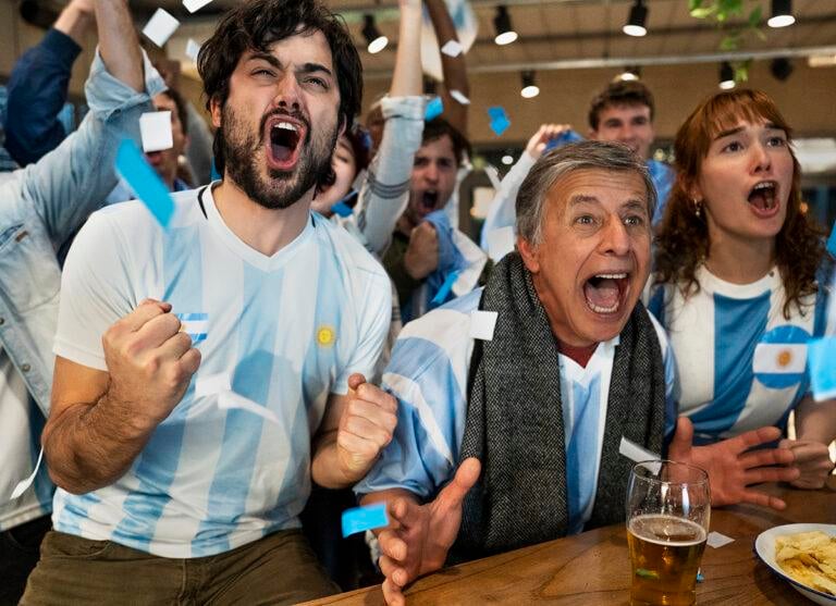 Tolte le tasse al 99% della popolazione. La mossa del governo argentino in vista delle elezioni