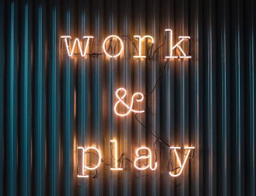 La storia del founder di WeWork, Adam Neumann, il “pazzo” che ha rivoluzionato il modo in cui le persone lavorano