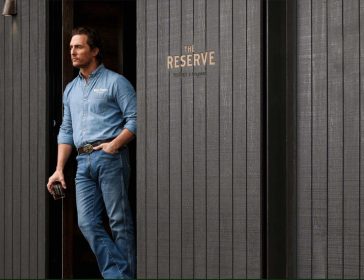 Matthew McConaughey & Unyoked, la collaborazione perfetta per un retreat sostenibile