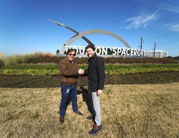 from-left-Arturo-Machuca-Director-of-Ellington-Airport-Houston-Spaceport-Jonathan-Polotto-CEO-Founder-di-Involve copy